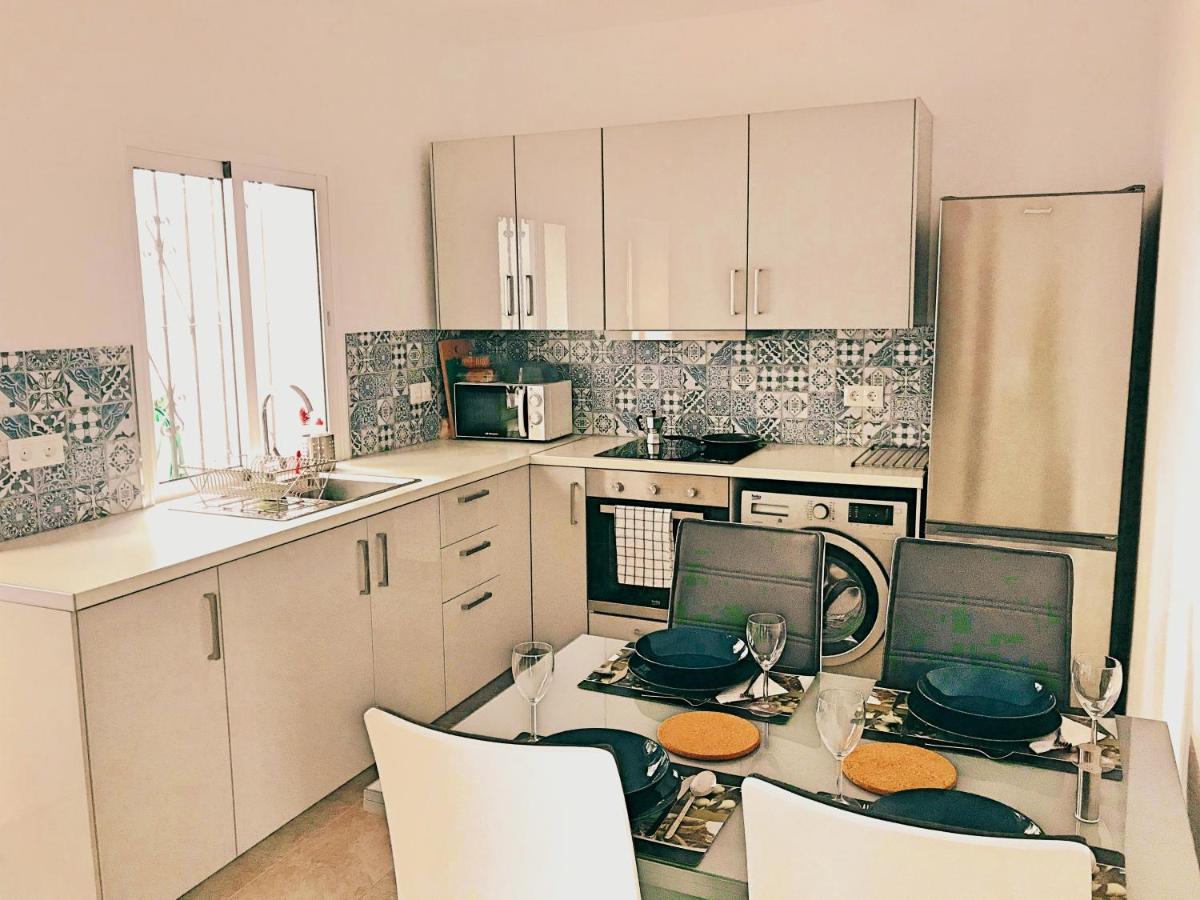 Town House With Patio In Quiet Residential Area 10 Min From Beach Torremolinos Kamer foto