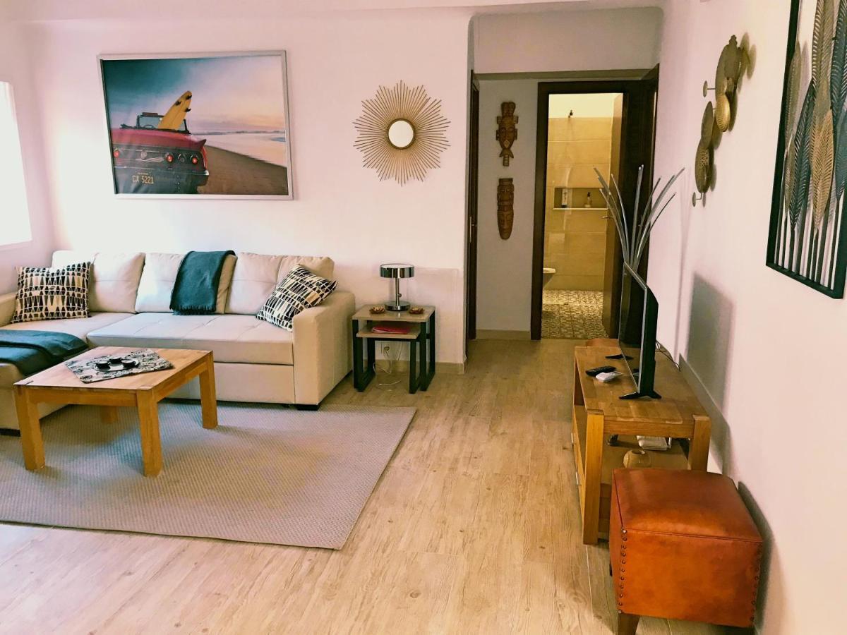 Town House With Patio In Quiet Residential Area 10 Min From Beach Torremolinos Buitenkant foto