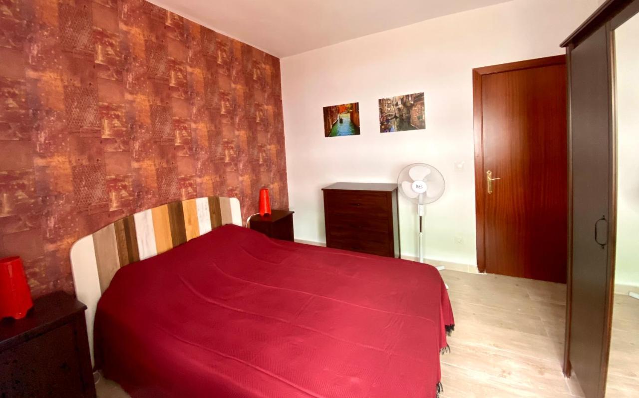 Town House With Patio In Quiet Residential Area 10 Min From Beach Torremolinos Buitenkant foto